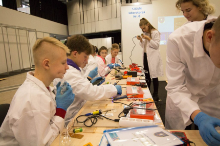 Penktus metus iš eilės lankytojų laukia Atradimų laboratorijos!
