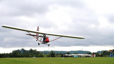 Broniaus Oškinio vaikų aviacijos akademija kviečia atrasti vaikų aviaciją